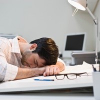 Как избавиться от стресса надолго: лечение хронической усталости в Израиле